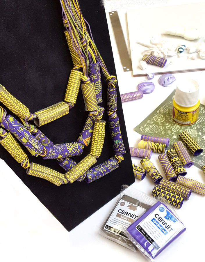 Collier ethnique sérigraphié