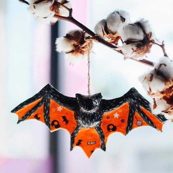 Supports à décorer pour Halloween avec Decopatch